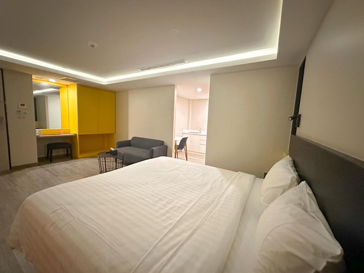 Hotel Z Zpaze กรุงเทพมหานคร ภายนอก รูปภาพ